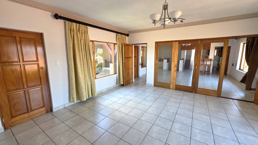 4 Bedroom Property for Sale in Ifafi North West